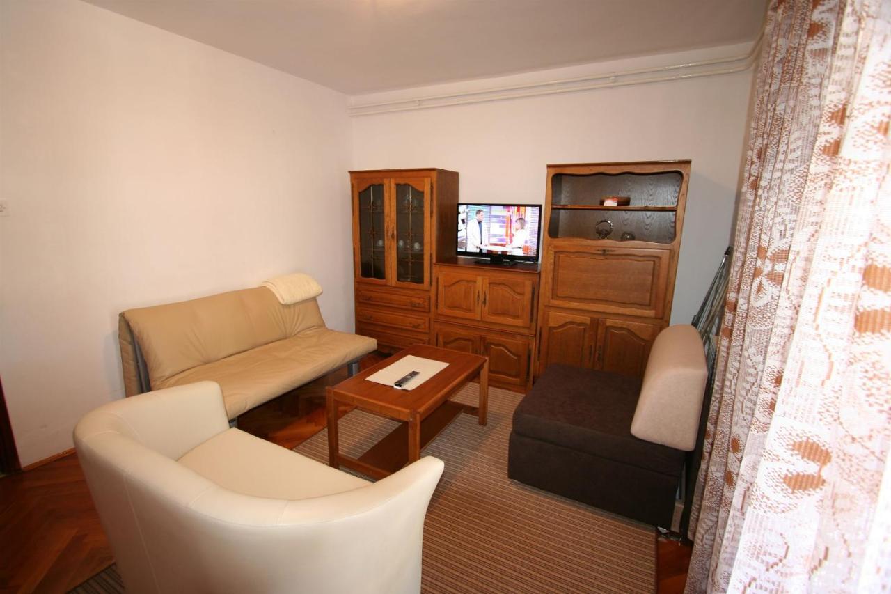 Apartments Grskovic G. Jesenovica Šilo Kültér fotó